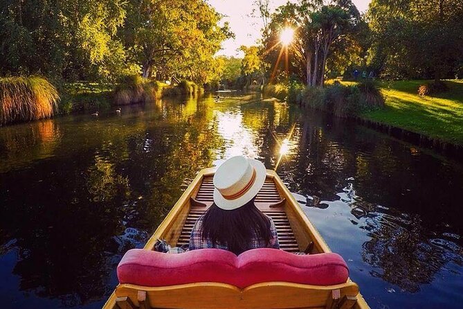 Christchurch Sightseeing Pass - Avon River Punting: Quiet Time Through Gardens and Wildlife