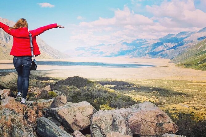 Christchurch to Queenstown One-Way Tour via Mt Cook & Lake Tekapo - Kawarau Gorge into Queenstown: the final scenic segment