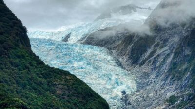 Christchurch to Queenstown via Franz Josef 2-Day Tour