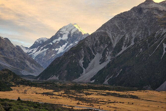 Christchurch to Queenstown via Lake Tekapo and Mt Cook (1 way) - Lake Pukaki: Color-Shifted Alpine Drama