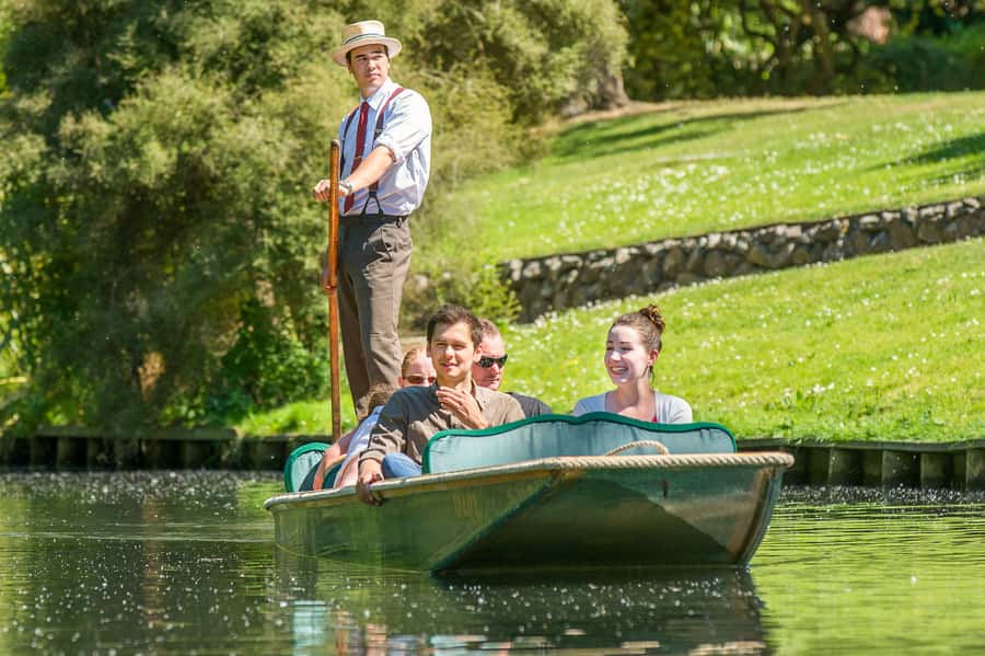 Christchurch Tram City Tour & Punting Combo - Punting on the Avon: Antigua Boat Sheds and Edwardian-Style Relaxation
