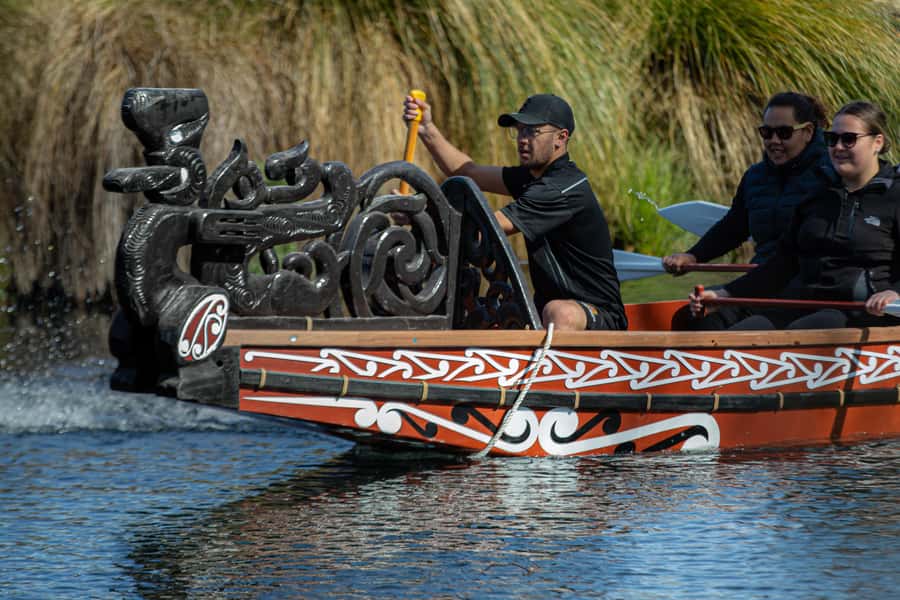 Christchurch: Waka Paddling Experience on the Avon River - A quick look at logistics that affect your day