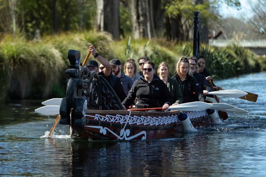 Christchurch: Waka Paddling Experience on the Avon River - Should you book the Christchurch waka paddling on the Avon River?