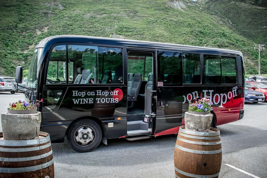 CRUISE SHIP DAYS - HOP ON HOP OFF - Wine, Beer, Food Tour - How the HOHO cruise format plays out in Marlborough