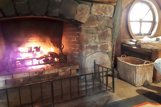 Day Tour Hobbiton + Rotorua from Auckland in Luxury Minibus - Hobbiton Movie Set: 2 hours on uneven ground in the Shire
