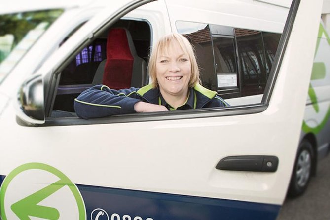 Departure Transfer: Auckland Central City Centre to Auckland Airport - Pickup in Auckland city centre: door-to-curb, not door-to-mystery