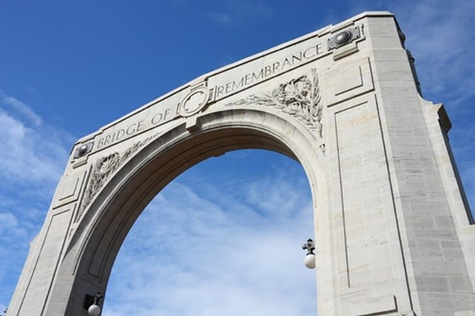 Discover Christchurch Sightseeing Tour - The city-center loop: Museum and Art Centre, remembrance, and the Avon River