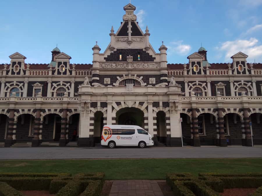 Dunedin City & Coastal Views 3-Hour Small-Group Tour - Dunedin in 3 Hours, City Core to Otago Peninsula