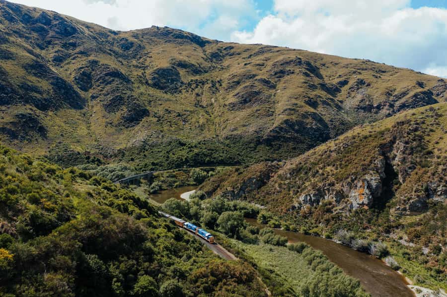 Dunedin: Scenic Railway Tour Through the Taieri Gorge - The Pukerangi Turnaround: A Quiet High-Country Outpost