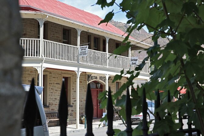 Dunedin to Queenstown One Way Tour Including Taieri Gorge Train - Pukerangi: A Small Transfer Moment That Changes the Mood