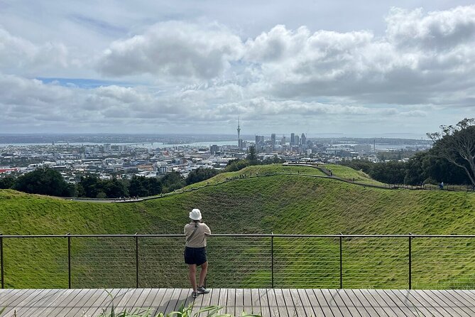 Explore Auckland: Self Guided Audio Tour - Stop-by-stop: what to notice on the Sky Tower to Albert Park route