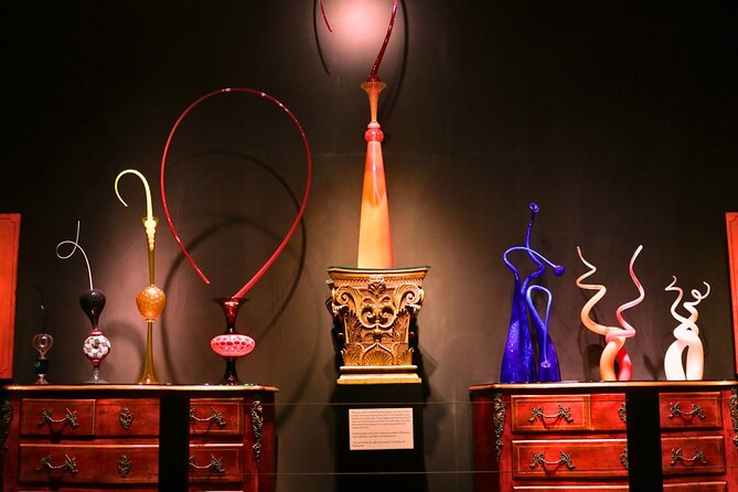 Explore gardens & galleries filled with incredible art, Matakana - Inside the art galleries: glass art and gallery-style calm