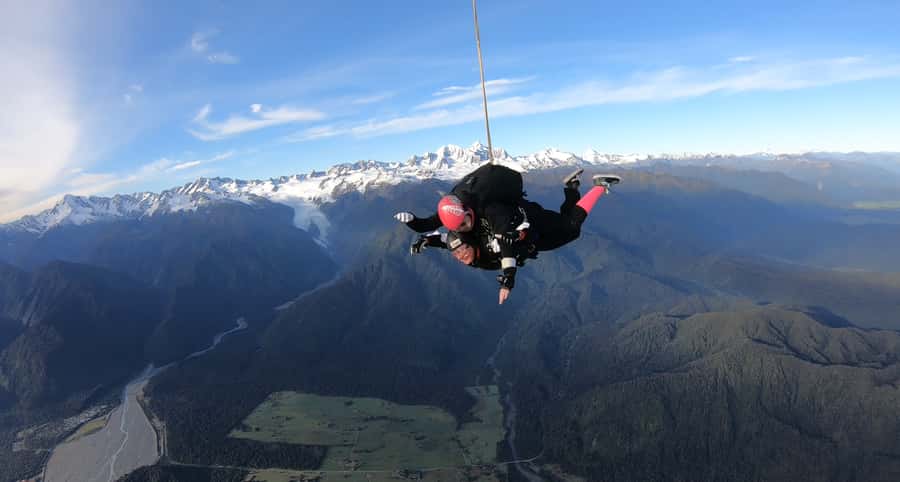 Franz Josef: 13,000ft, 16,500ft or 18,000ft Skydive - The free-fall and parachute glide: what you’ll actually feel