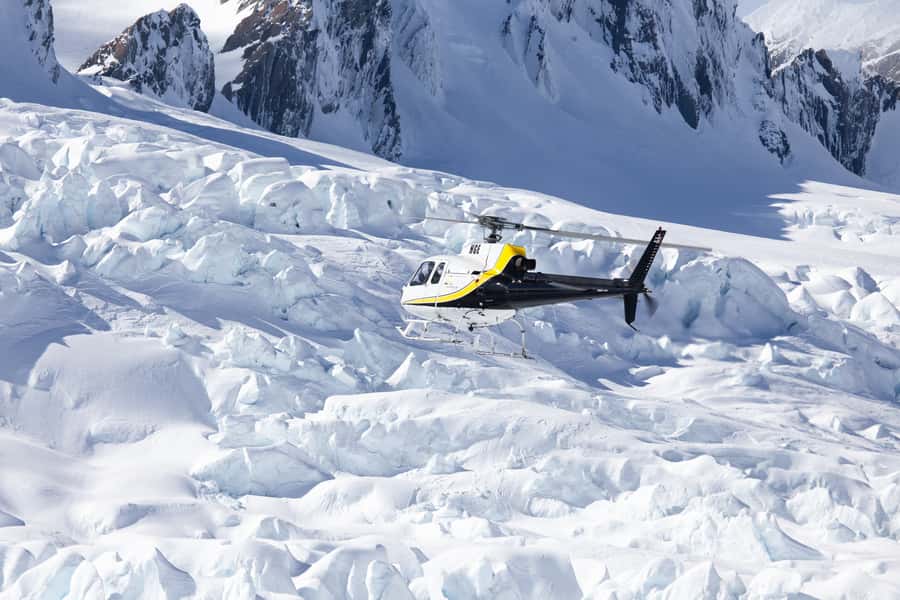 Franz Josef: Glacier Helicopter Ride with Snow Landing - From Franz Josef Base to the Southern Alps in About 20 Minutes