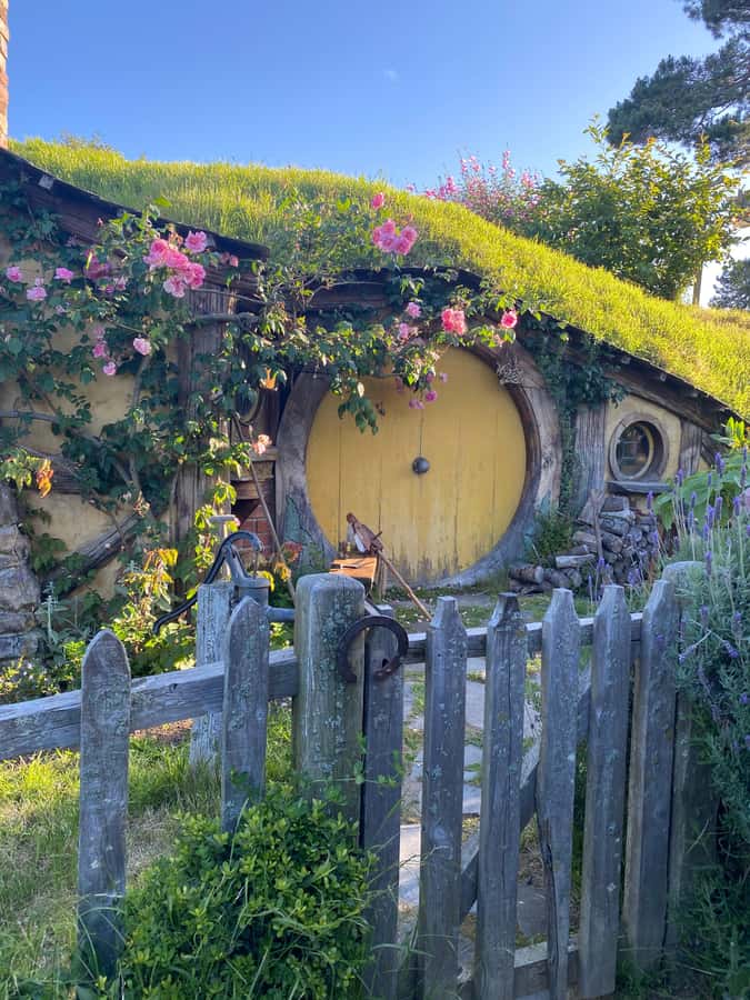 From Auckland: Hobbiton & Hamilton Gardens Small Group Tour - Should you book the Auckland Hobbiton and Hamilton Gardens day trip?