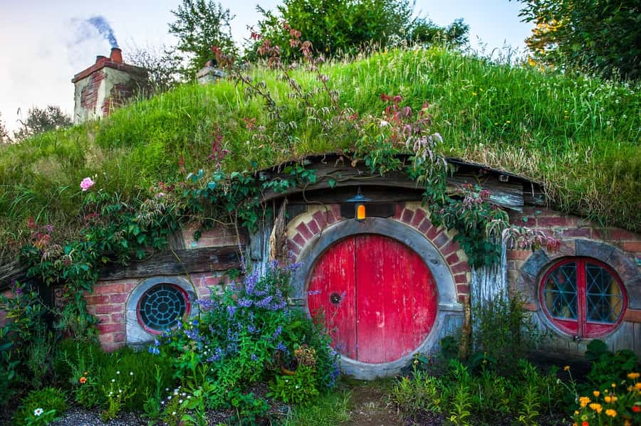From Auckland: Hobbiton Movie Set Full-Day Small-Group Trip - Shire Store souvenirs: buy small, buy smart