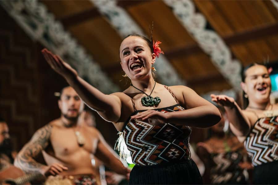 From Auckland: Rotorua Te Puia, Haka & Polynesian Spa Tour - Rotorua in a single day: the drive and the pace from Auckland