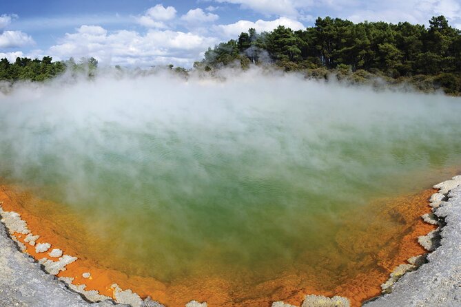 From Auckland to Rotorua Waiotapu and Activity Combinations - Food and comfort: what’s included, what isn’t