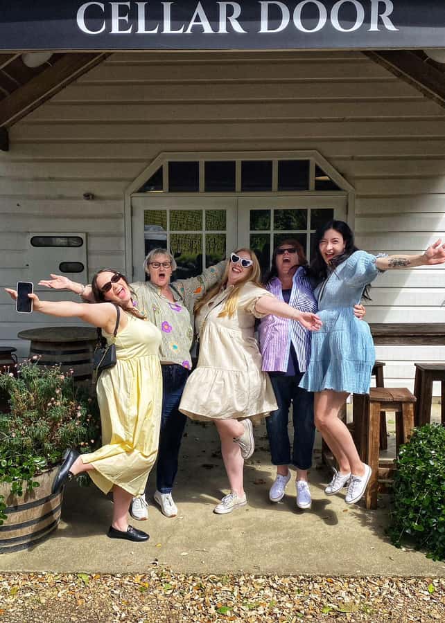 From Auckland: Waiheke Island Wineries' Tour - Four Winery Tastings Plus a Real Lunch Window