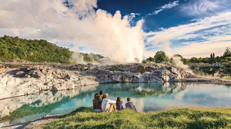 From Auckland: Waitomo Glow Worm Caves & Rotorua Tour - Price and value: does $274 cover enough for one day?
