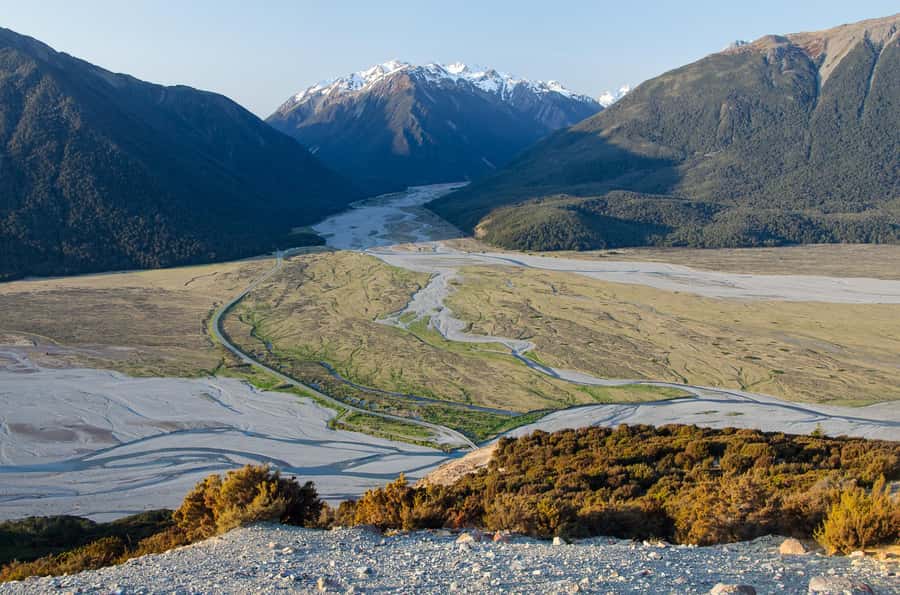 From Christchurch: Arthur's Pass with TranzAlpine & Lunch - Lake Lyndon: a calm alpine pause before the limestone spectacle