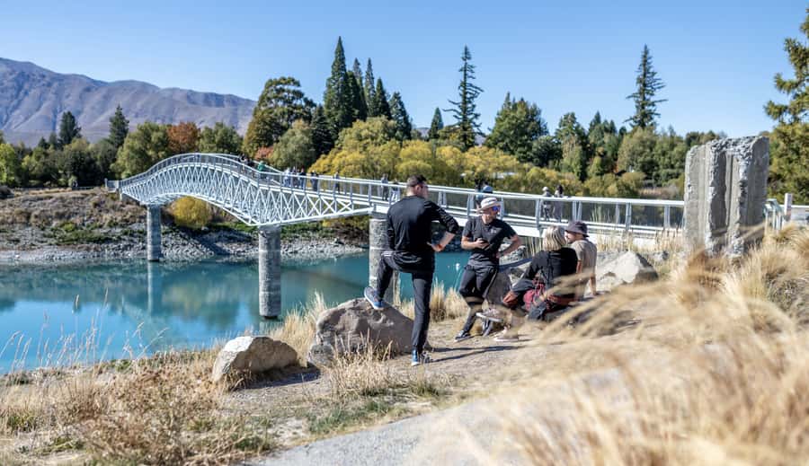 From Christchurch: Mount Cook & Lake Tekapo Day Tour & Lunch - Fairlie Bakehouse pie stop: quick, famous, and worth planning around