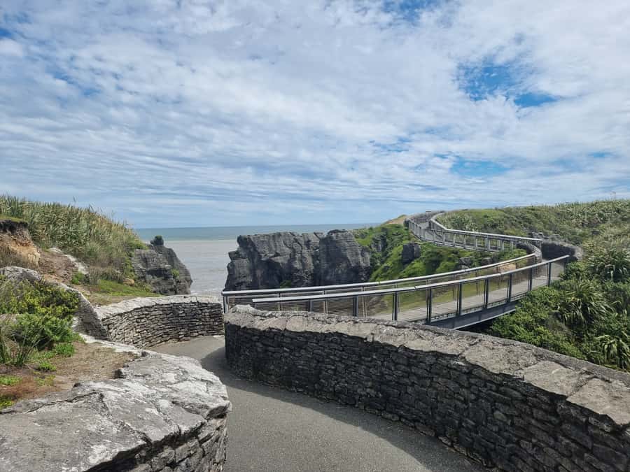 From Greymouth: Punakaiki Blowholes & Pancake Rocks Tour - What to bring for Punakaiki blowholes and the Truman Track walk