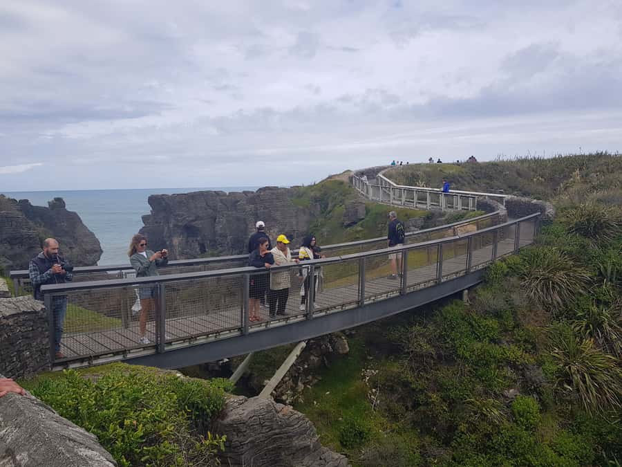 From Greymouth: Punakaiki Blowholes & Pancake Rocks Tour - Pancake Rocks and blowholes: what you are really seeing