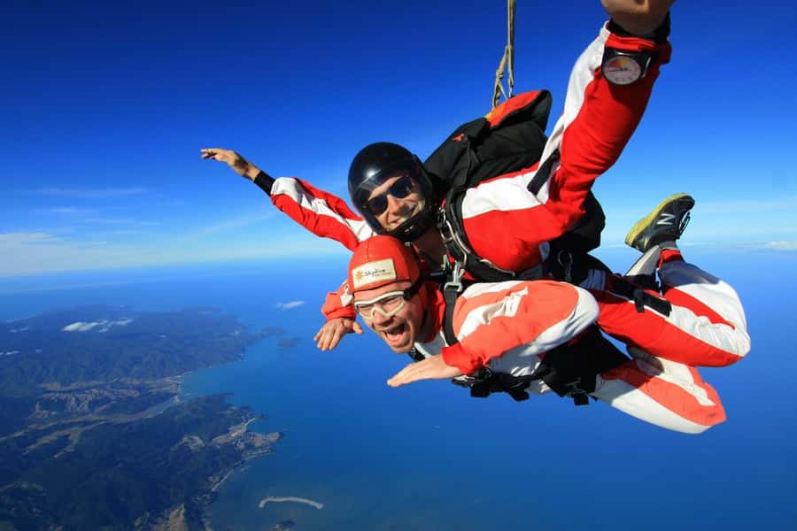 From Motueka: Abel Tasman Tandem Skydive Experience - Choosing Your Height: 10,000 to 18,000 Feet (and What That Means)
