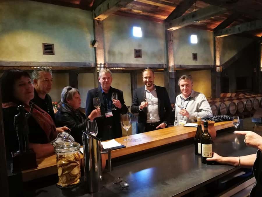 From Napier: Hawke's Bay Small Group Wine Capita Tour - Small Group Pace, Live Guide Support, and Why It Feels Personal