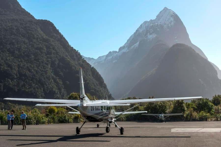 From Queenstown: Milford Sound Flight and Cruise with Lunch - Over glaciers, Skippers Canyon, and Lord of the Rings country
