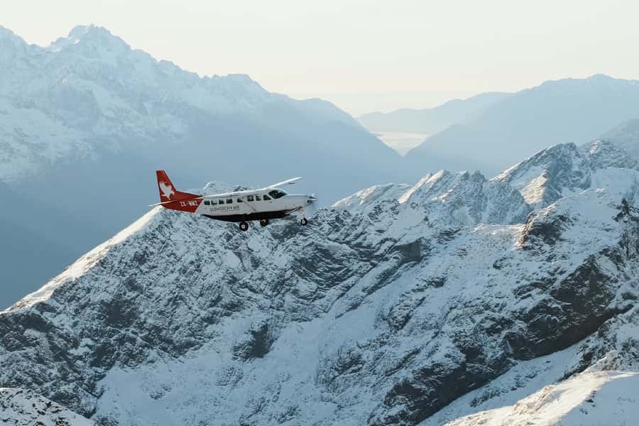 From Queenstown: Milford Sound Scenic Flight & Nature Tour - The 40-minute flight out: Lake Wakatipu to Mt. Aspiring in one sweep