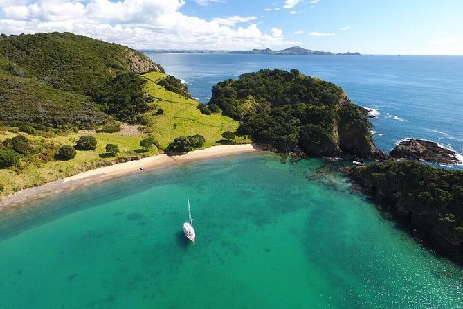 Full-Day Bay of Islands Tour by Vigilant Yacht Charters - A Real-Sailing Bay of Islands Day from Russell