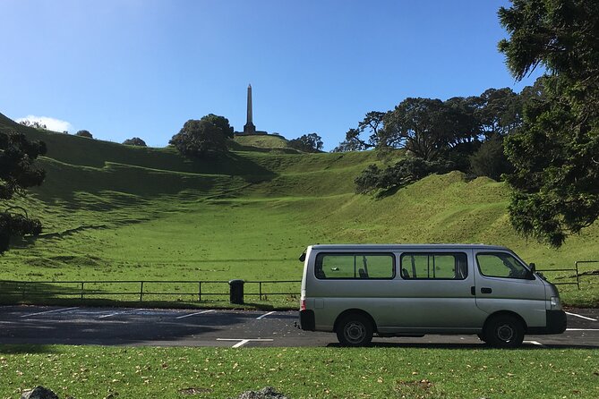 Full-Day Grand Auckland Volcanoes Tour - Mt. Eden summit: the crater rim that gives you the city in layers