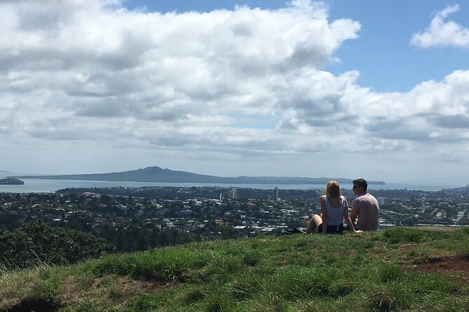 Full-Day Grand Auckland Volcanoes Tour - Lunch in Auckland Central: one hour to refuel your way