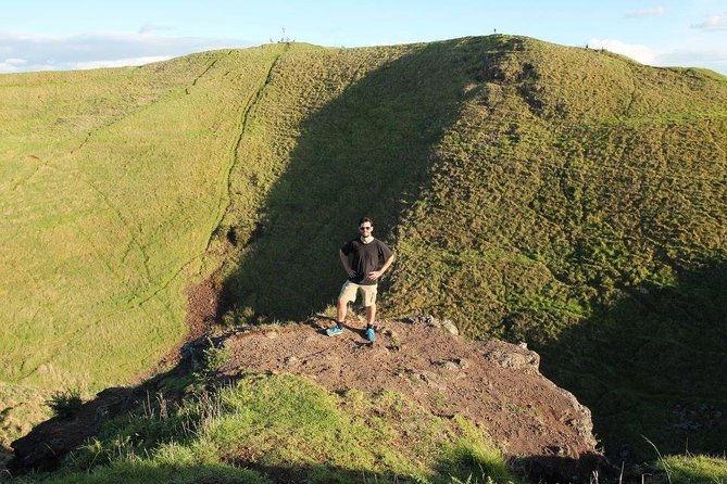 Full-Day Grand Auckland Volcanoes Tour - Mt. Wellington crater walk: learning at 10,000 years old