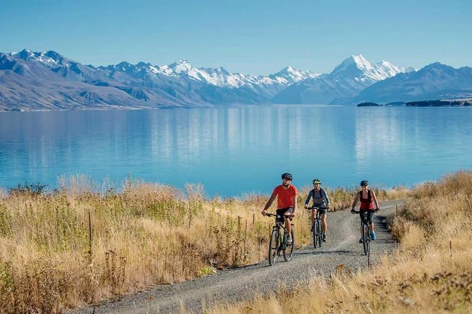 Full-Day Private Tour Mt.Cook from Christchurch - Tasman Glacier Area Trek and the Hooker Valley Track
