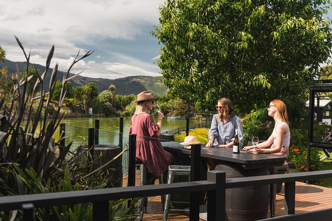 Full Day Winemakers Tour in Marlborough - The day’s flow: from Lawson’s Dry Hills to Framingham Wines