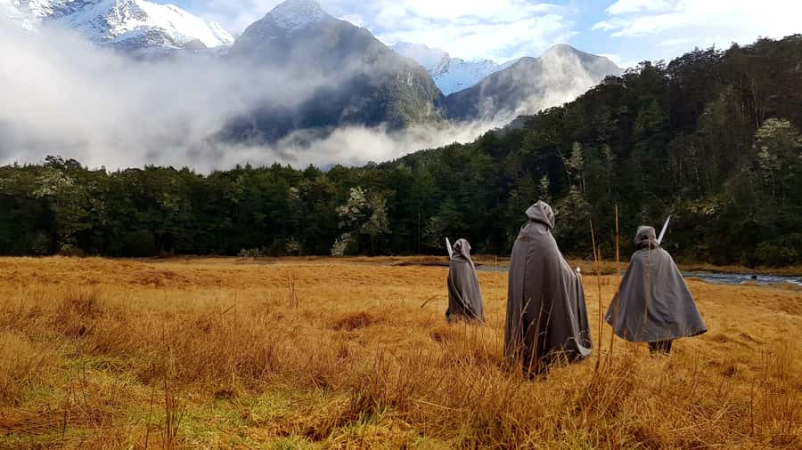 Glenorchy: 4WD Lord Of the Rings Half-Day Tour - Dart River to Isengard: the stop built for big views