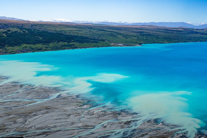 Glentanner High Country Heli Hike - Helicopter time: 8 minutes over Mount Cook and the Pukaki waterline