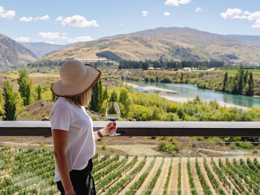 Gourmet Food and Wine Tour with Lunch and Wine Tastings - Why Central Otago from Queenstown feels like a real day trip