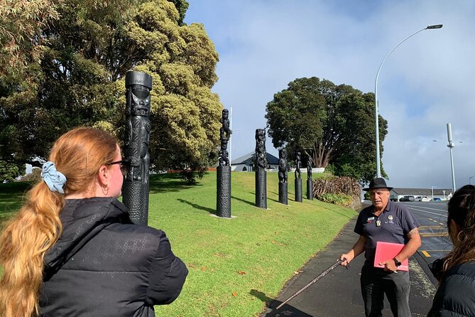 Guided Māori History and Culture Tour to Rotorua and Tauranga - Whakarewarewa Living Māori Village in Rotorua, performance and thermal valley setting