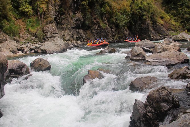 Half Day, Grade 5, White Water Rafting on the Rangitikei River - Entering the Grade 5 gorge: the 11 km run with 10 major rapids