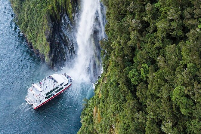 Half-Day Milford Helicopter Flight and Cruise from Queenstown - The Queenstown helicopter flight: the 1 hour 15 minutes that changes everything