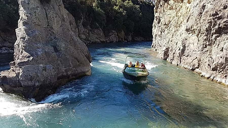 Hanmer Springs: River Jet Boat Ride - The 20 km run through Waiau Gorge: fast lines, tight turns, and white water