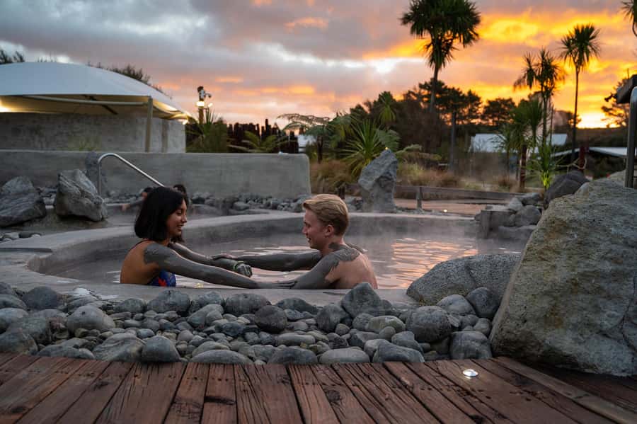 HELL'S GATE Mud Spa, Rotorua - Group Day Tour Ex Auckland - Quick highlights