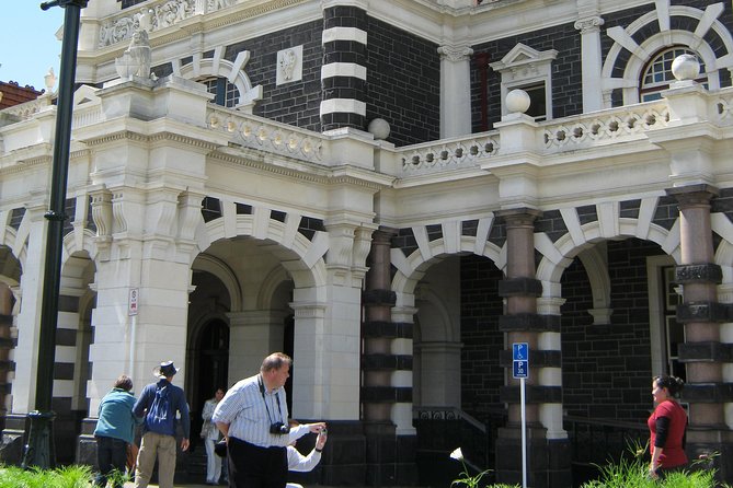 Heritage Highlights Walk - Start at Dunedin i-Site on The Octagon
