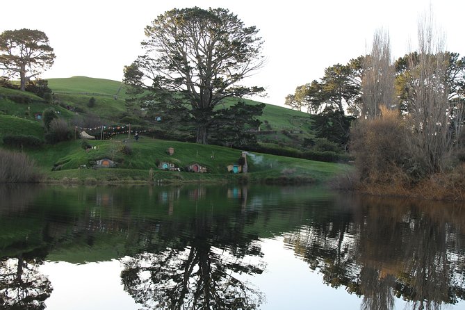 Hobbiton and Waitomo Caves from Auckland - Smaller Group - A 13-hour Auckland day trip built for convenience