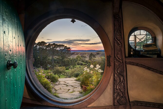 Hobbiton Day Tour from Rotorua with lunch at Hobbiton - Arriving at Hobbiton: what the included admission really buys you