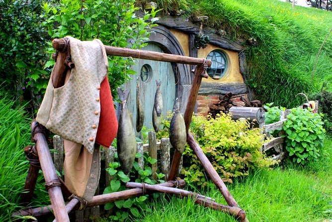 Hobbiton Movie Set Group Tour Early Access (Avoid the crowds!) - Photos without the chaos: what early entry changes on the ground